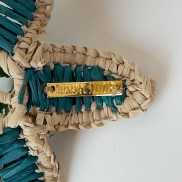 MERCEDES SALAZAR Starfish earrings. Box Included. LIKE NEW. - Picture 4 of 7